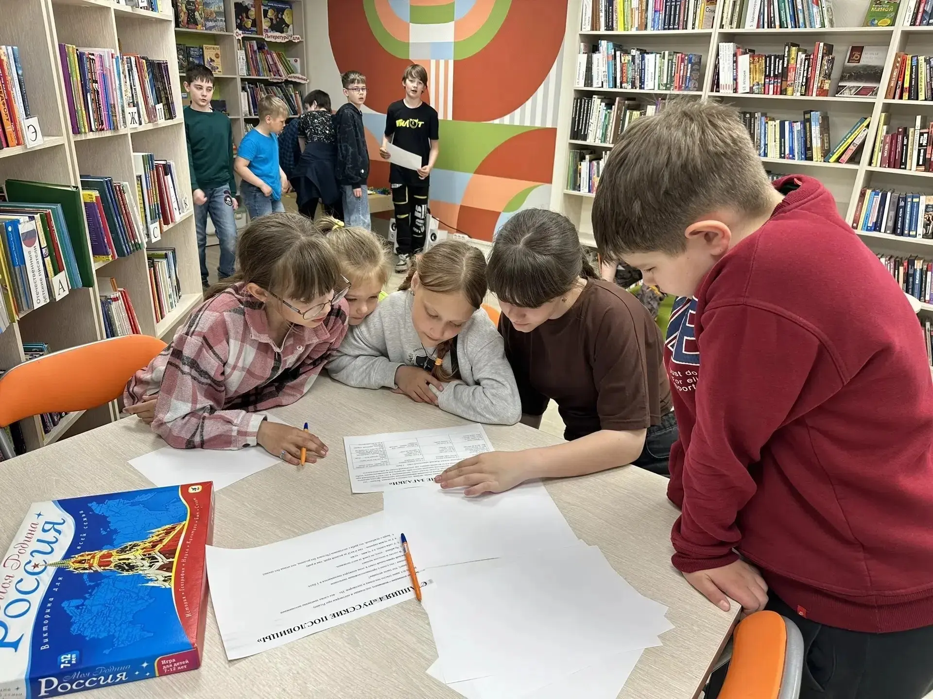 🇷🇺 В преддверии Дня России в детских садах и пришкольных лагерях Мурманской области прошли праздни