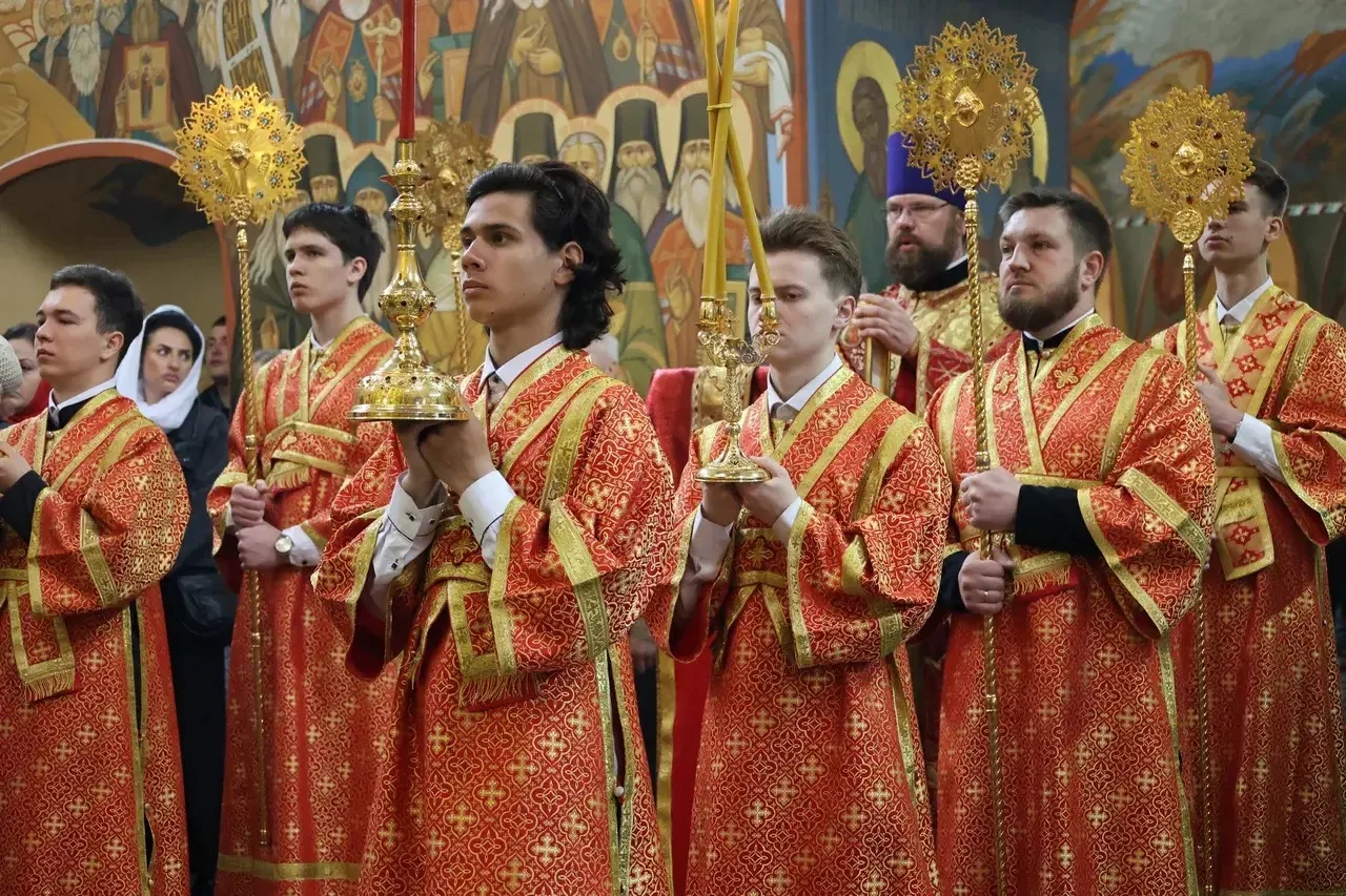 В Неделю о слепом митрополит Иркутский и Ангарский Максимилиан совершил Божественную литургию в кафе