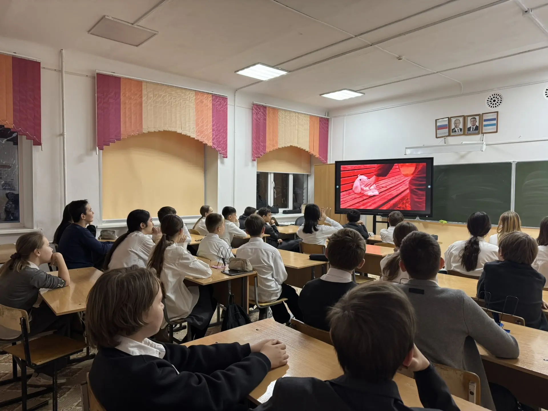 📢 В МАОУ «Лицей 107» прошли важные уроки безопасности, посвященные действиям при нахождении подозрит