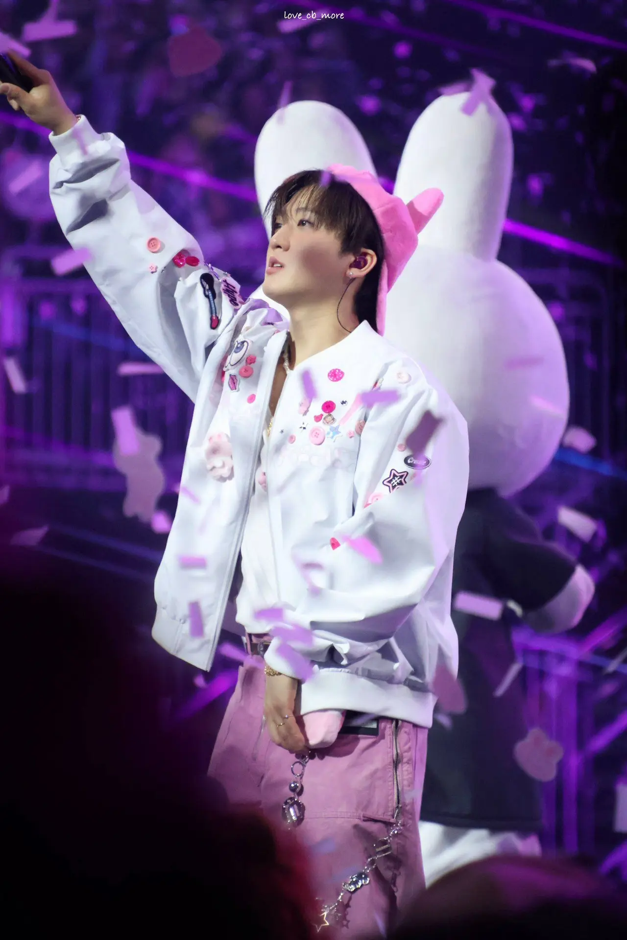 📷| #fansite_changbin #fansite_hyunjin
<Stray Kids 6TH FANMEETING
.・✭ 𝗦𝗧𝗔𝗬 𝗶𝗻 𝗢𝘂𝗿 𝗟𝗶𝘁𝘁�