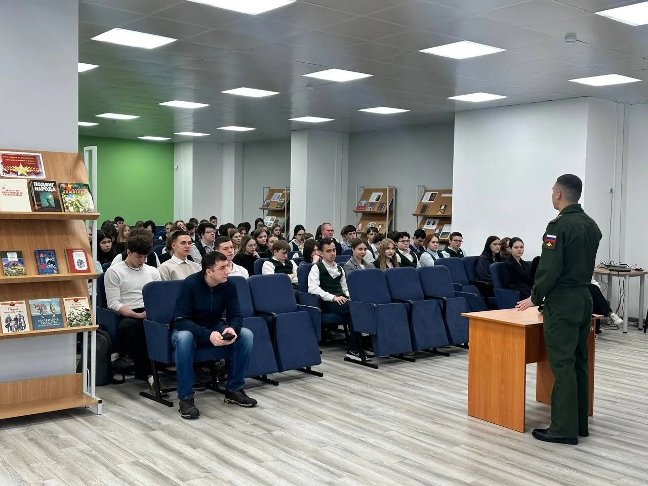 🎓Профориентационная встреча для старшеклассников Сегодня в рамках профориентационной работы нашу шко