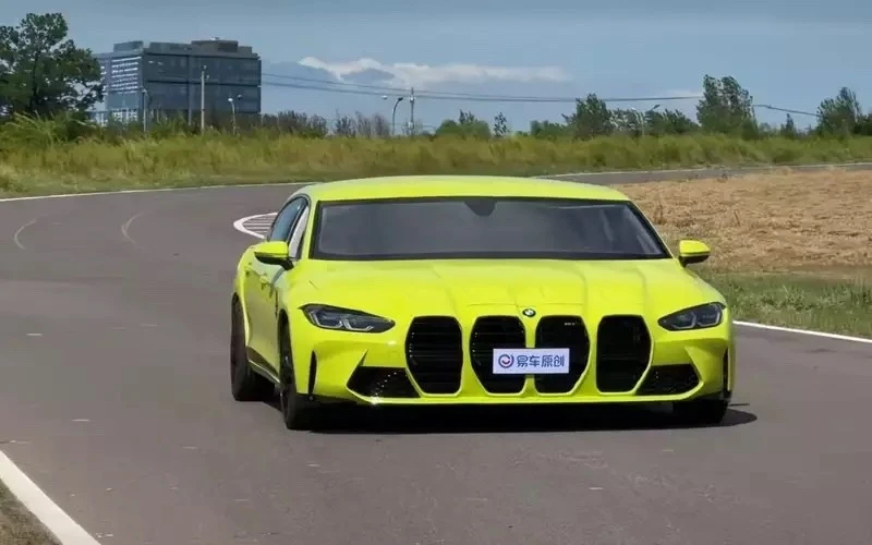 В Китае сделали седан BMW шириной 3 метра 😯