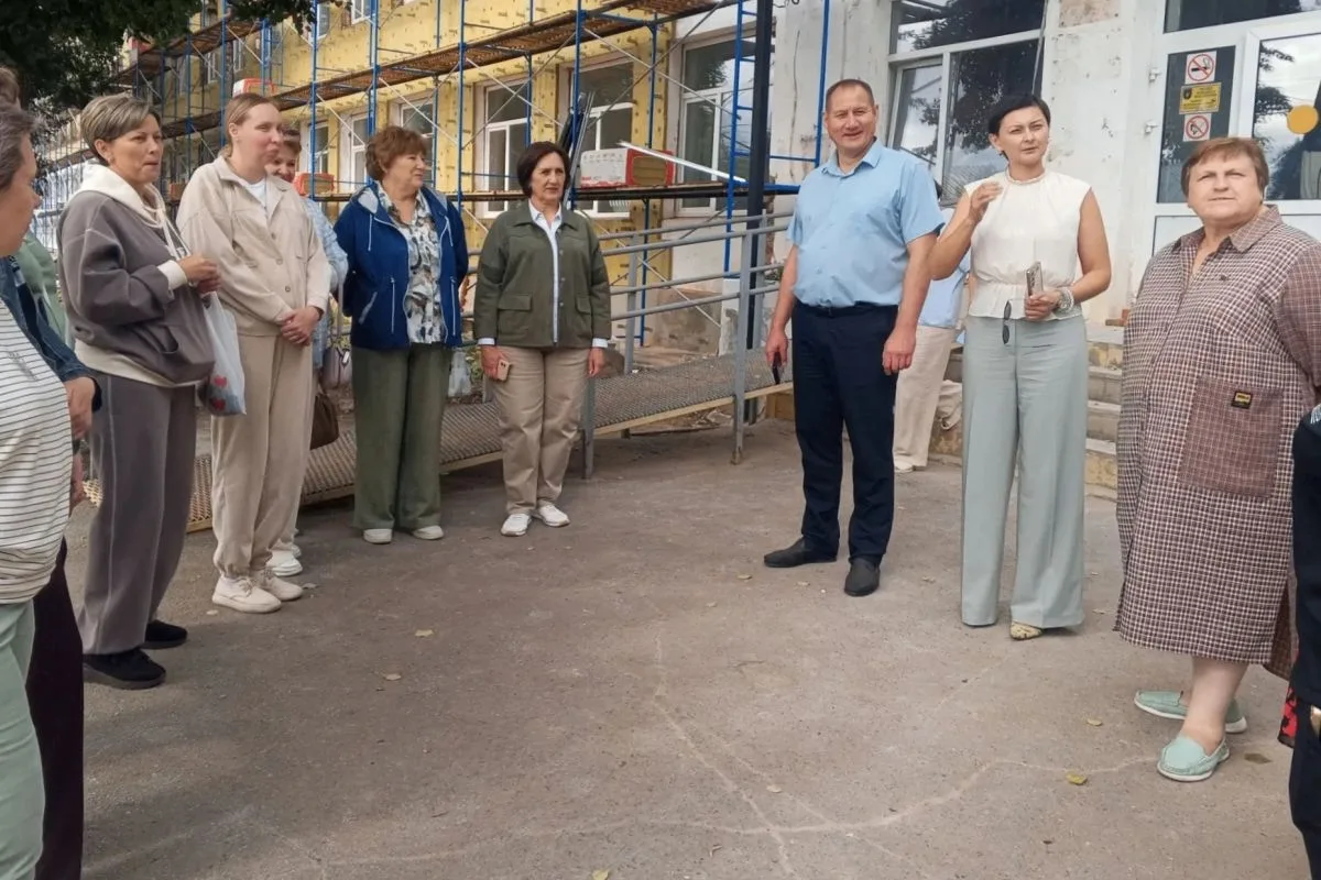 Депутаты оценили ход капремонта второго корпуса школы №3 в Моршанске