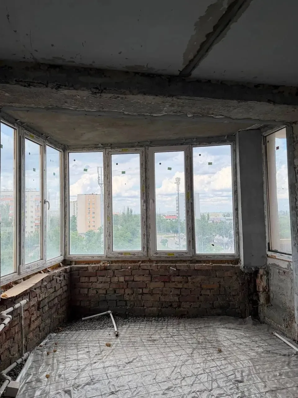 В продажу предлагается 2-х комнатная квартира в центре Мариуполя, пр Ленина , район маг...