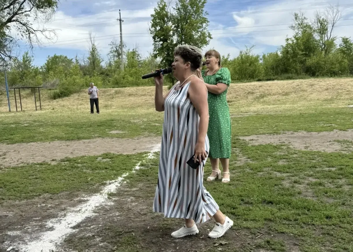 Солнечное открытие сезона: песни, игры и улыбки!

🌿 В посёлке Багаевка состоялось яркое мероприятие