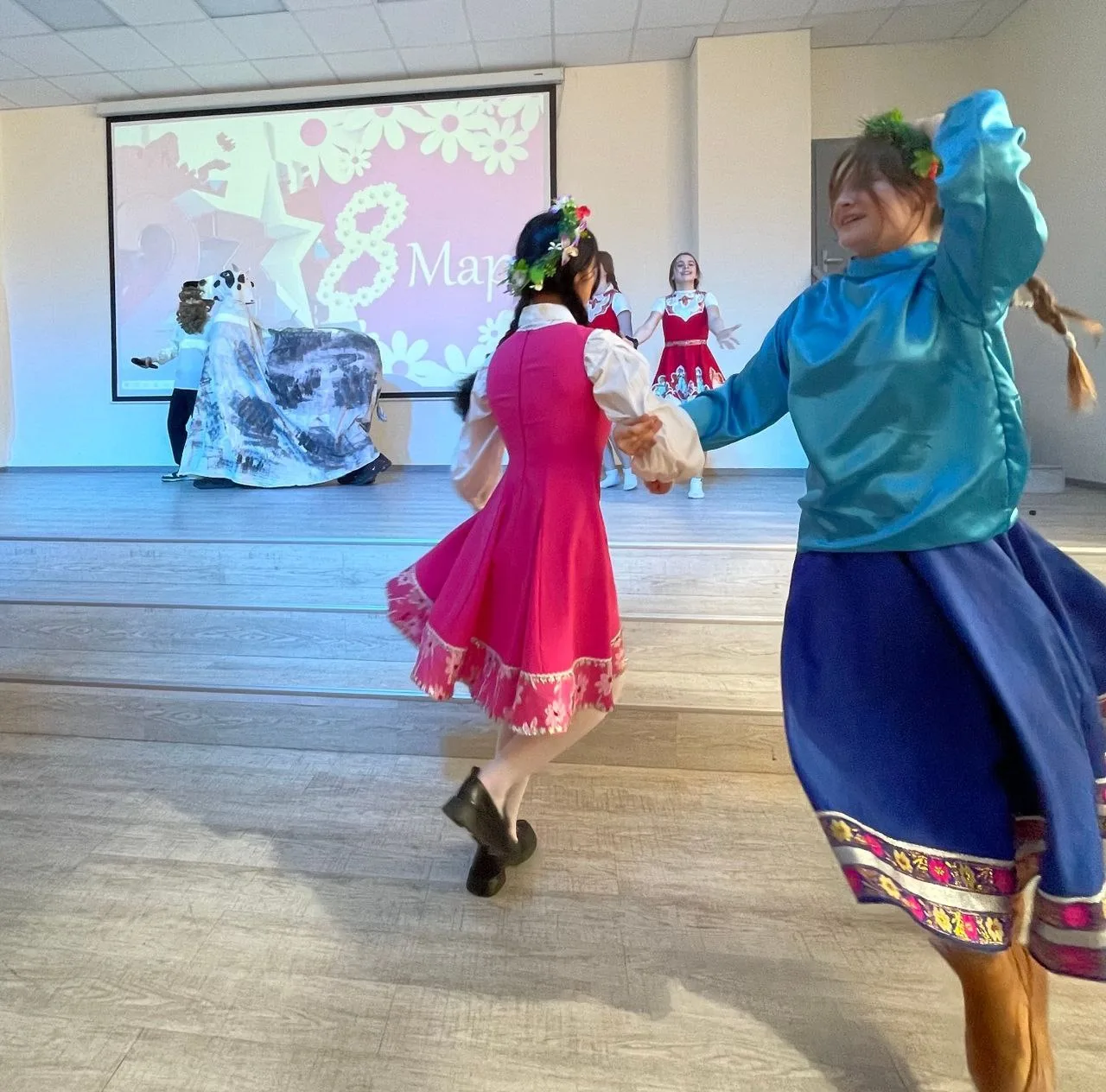 🌸 С Международным женским днём!  Вся прошедшая неделя в нашей школе была посвящена самому весеннему 