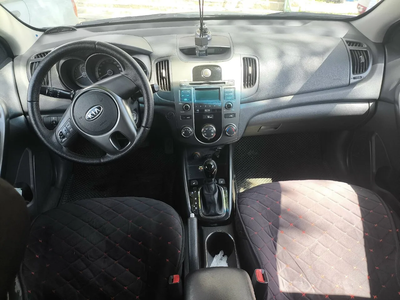 Продам Киа церратто 2 поколения,2011 года выпуска,объем 1,6. 126 л/с,коробка автомат. Авто находится