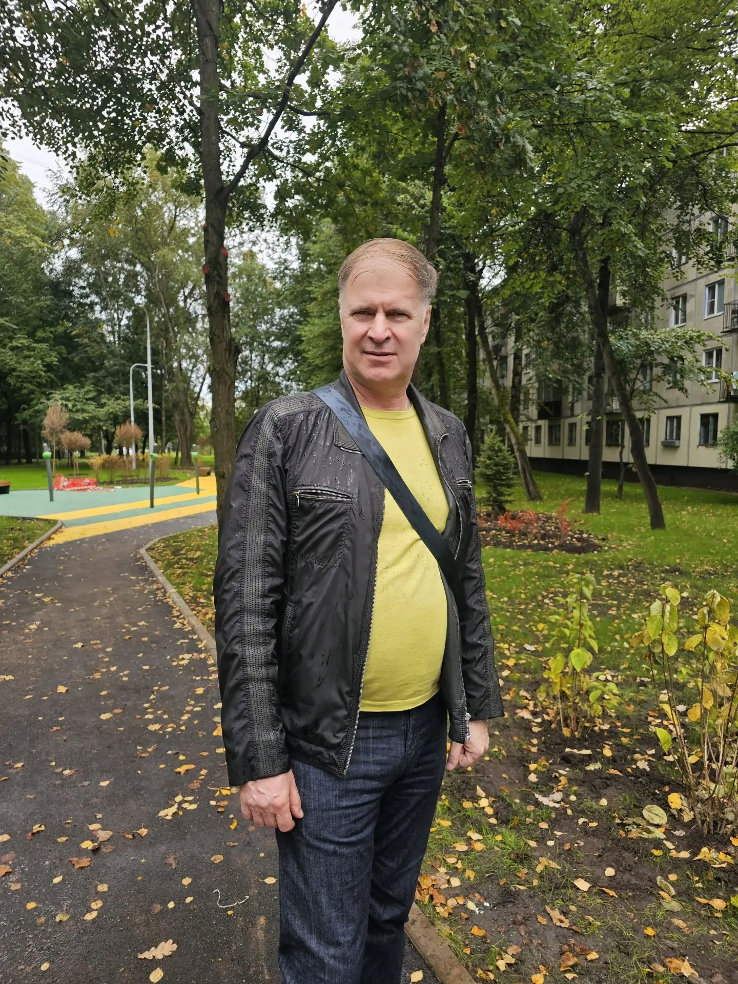 В МО Полюстрово вышла на финишную прямую масштабная реконструкция сквера, расположенног...