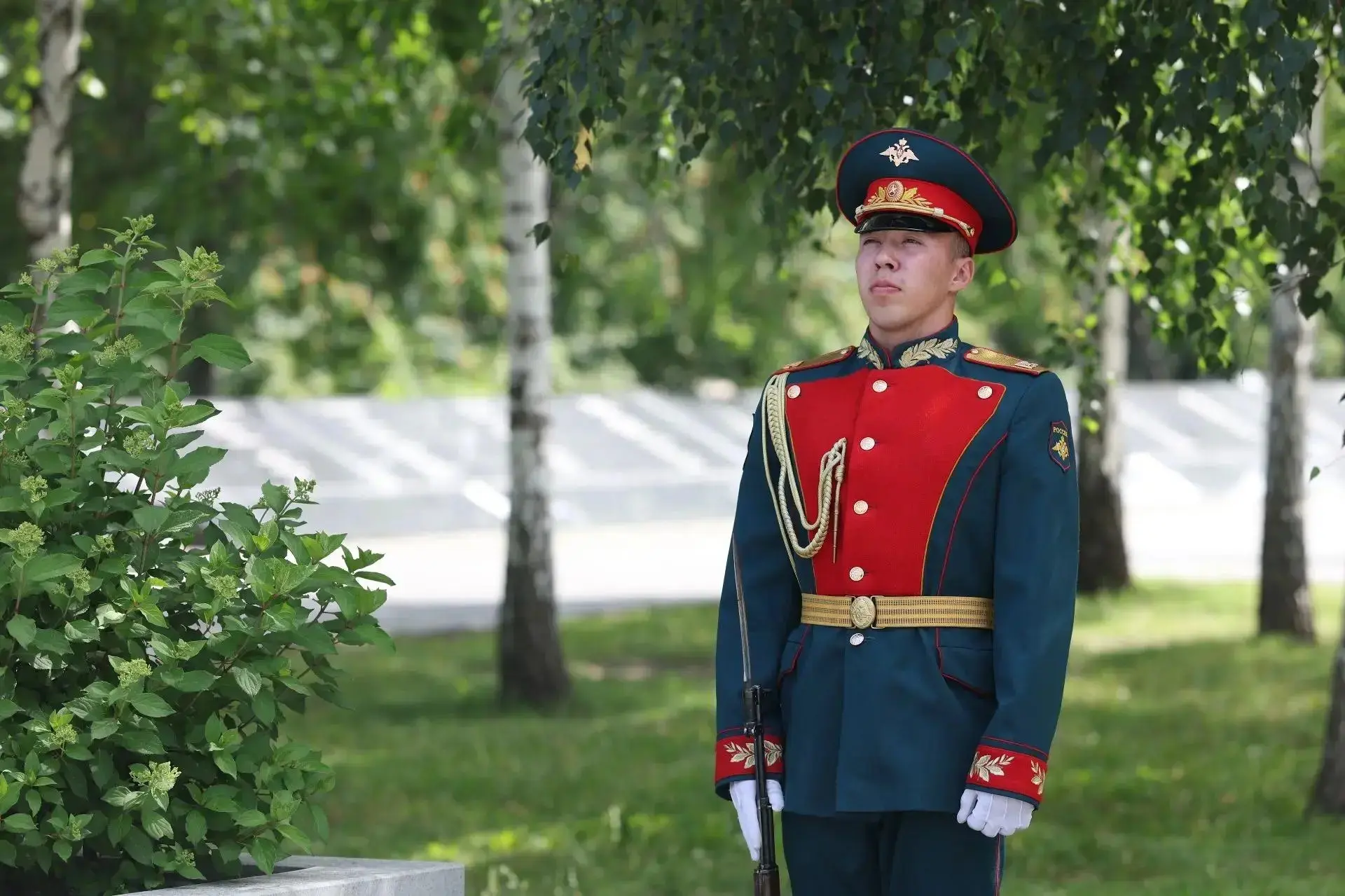 Алексей Текслер почтил память ветеранов боевых действий