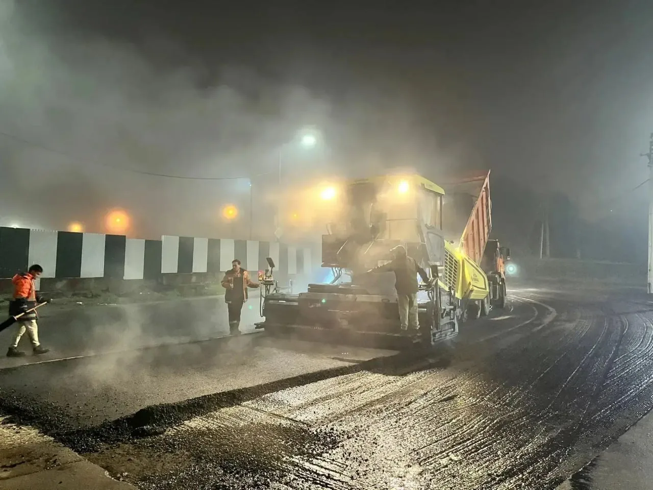 🚧 Дорожное покрытие в Иркутске восстанавливают асфальтовыми картами.

🔸 За прошедшие полторы недел