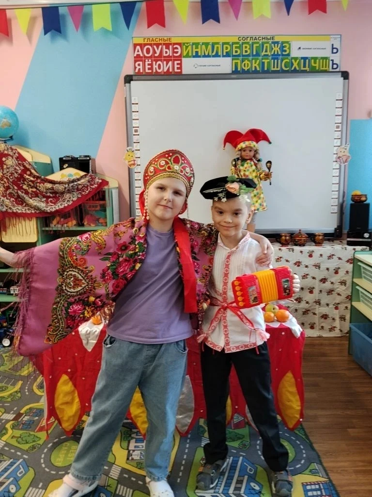 Отчего в детском саду весело и шумно? Да потому, что к нам пришел  светлый и любимый праздник  - Мас