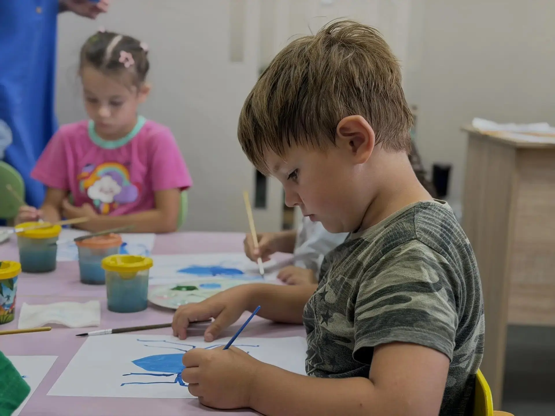 🎉 Кружок «Цветные ладошки»: где рождаются шедевры! 🎨В нашем кружке дополнительного образования дет