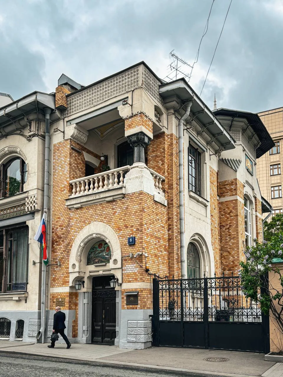 👨‍💻☀️🙋‍♀️— привет, солнышки осенней поры! Завершаем сезон пешеходных экскурсий? Идём...