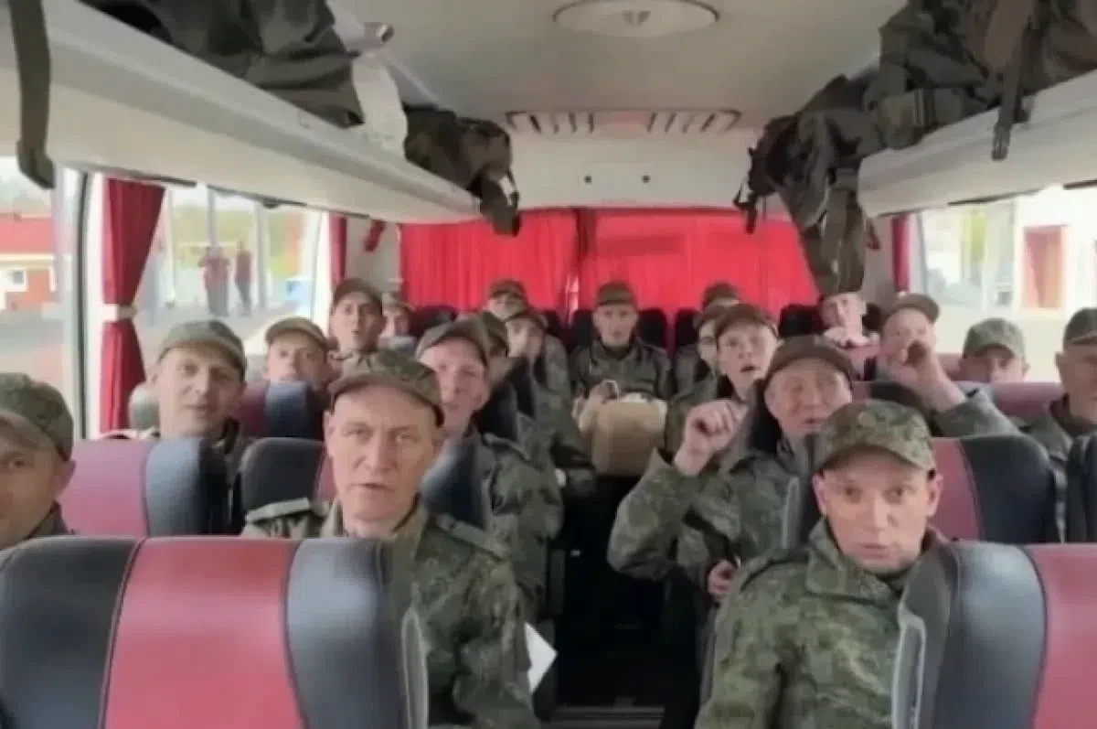 🕊️7 свердловчан вернулись из украинского плена.