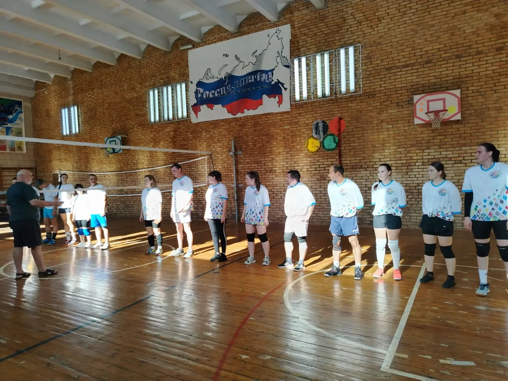 Команда родителей волейболистов вышла в полуфинал!!! Молодцы!!! Удачи вам!!!     #Деткийсад201