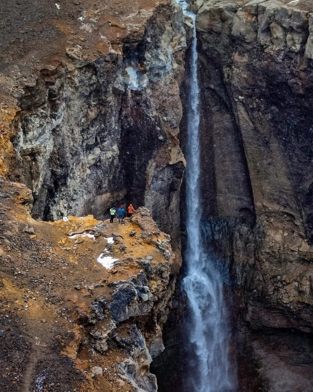 💦  Водопад Опасный, Елизовский район
#КамчатскийКрай
📌 Водопад Опасный берёт своё начало на склона
