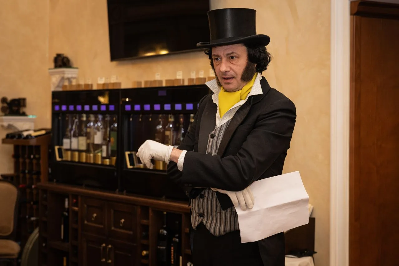 ✍Он писал для вечности, а 13 июня он будет говорить лично с вами! 
 
🎩Сегодня особенная дата — день