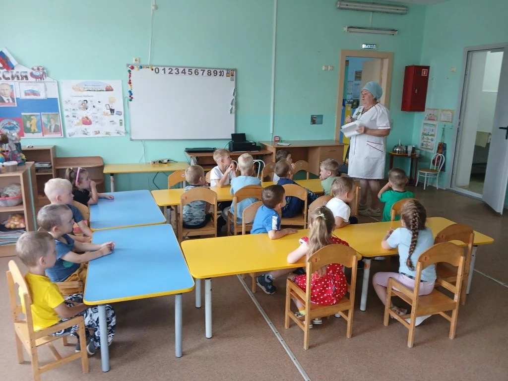 Воспитанники группы «Цветик-семицветик» встретились с медсестрой нашего детского сада Т...