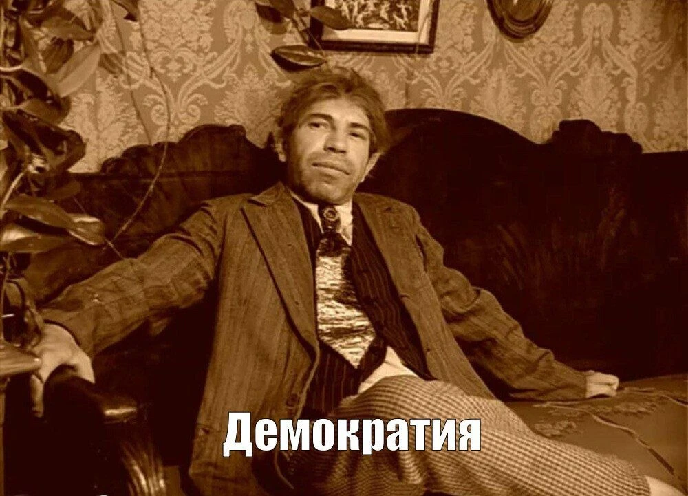 Избранных на прямых выборах мэров крупных городов в России осталось двое, пишут «Ведомо...