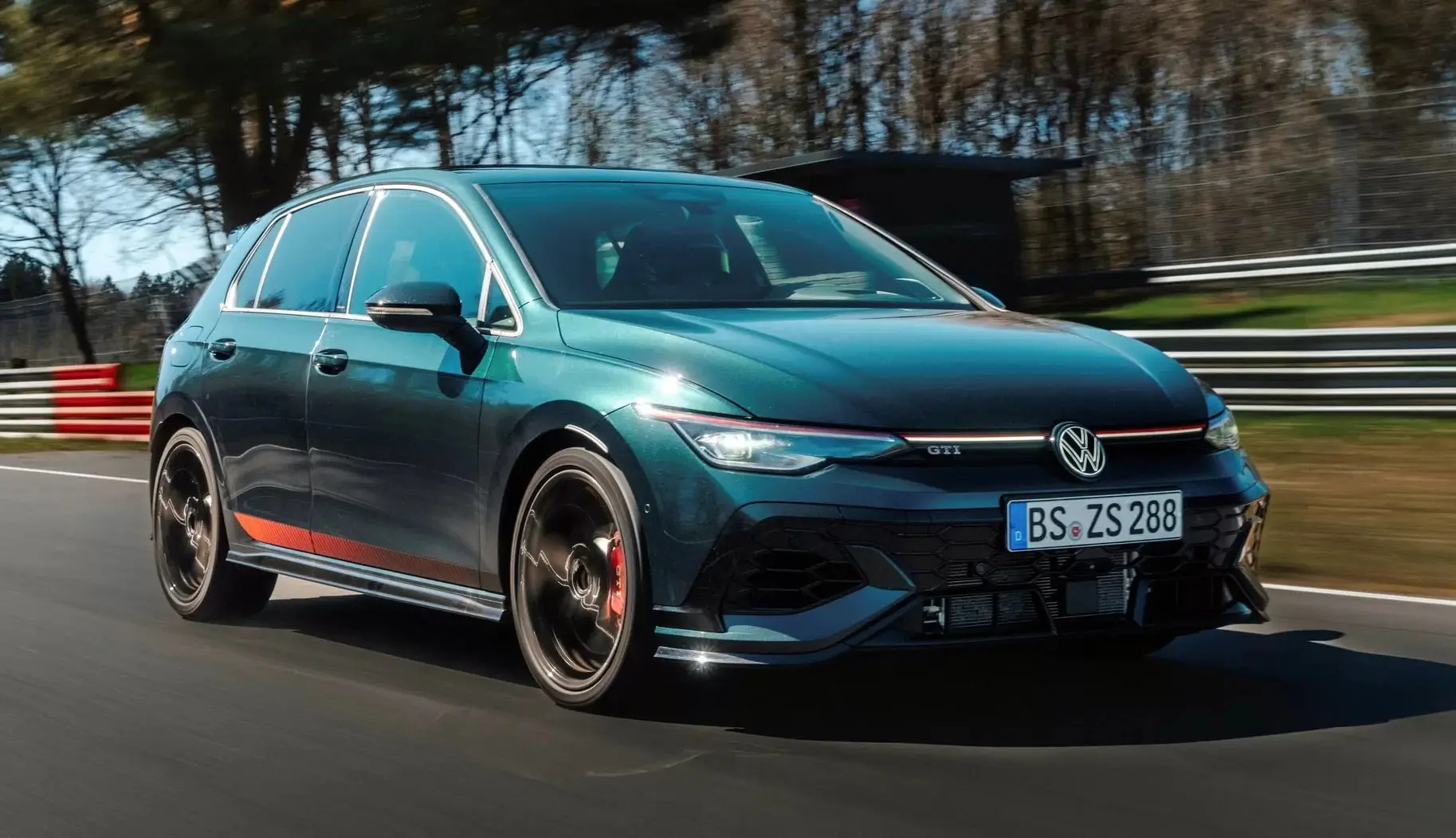 Volkswagen Golf GTI установил новый рекорд Нюрбургринга   Volkswagen Golf GTI Edition 50 стал самым 