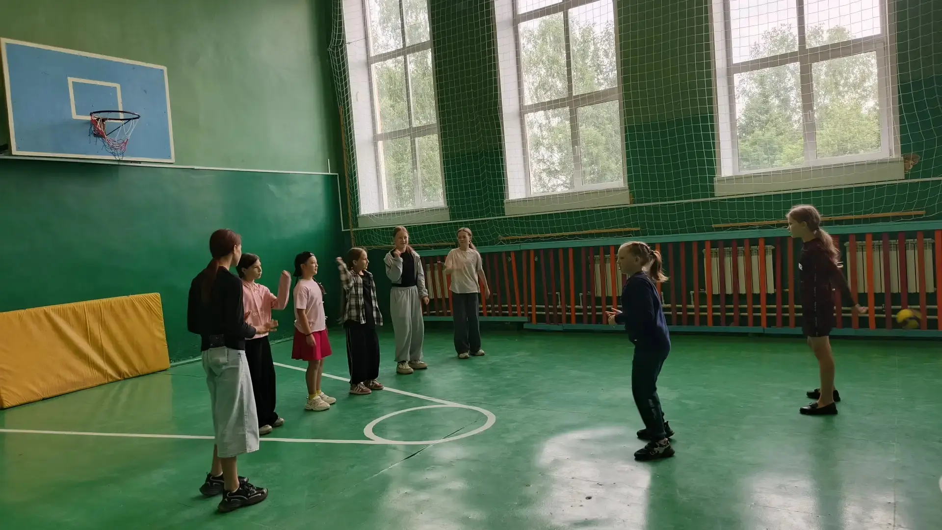 Мой кумир, мой герой

18 июня в Комаровском пришкольном лагере день прошёл под девизом «Мой кумир, м
