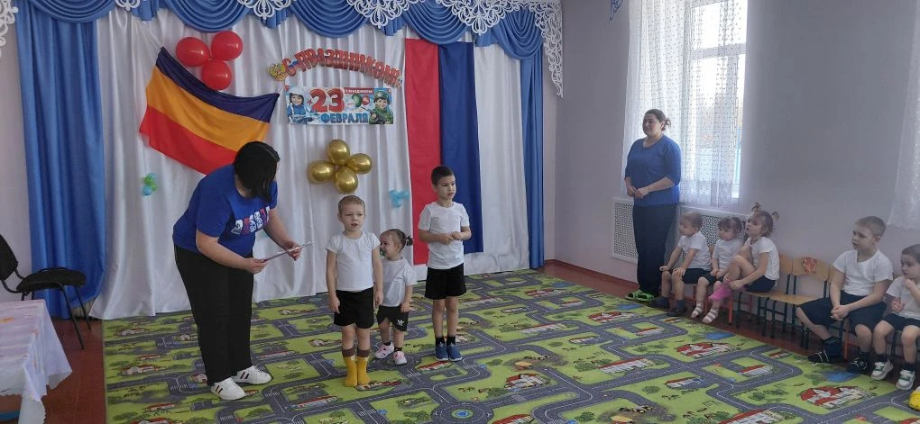 С 23 Февраля, уважаемые родители! Желаем вам всегда оставаться супергероями для своих д...