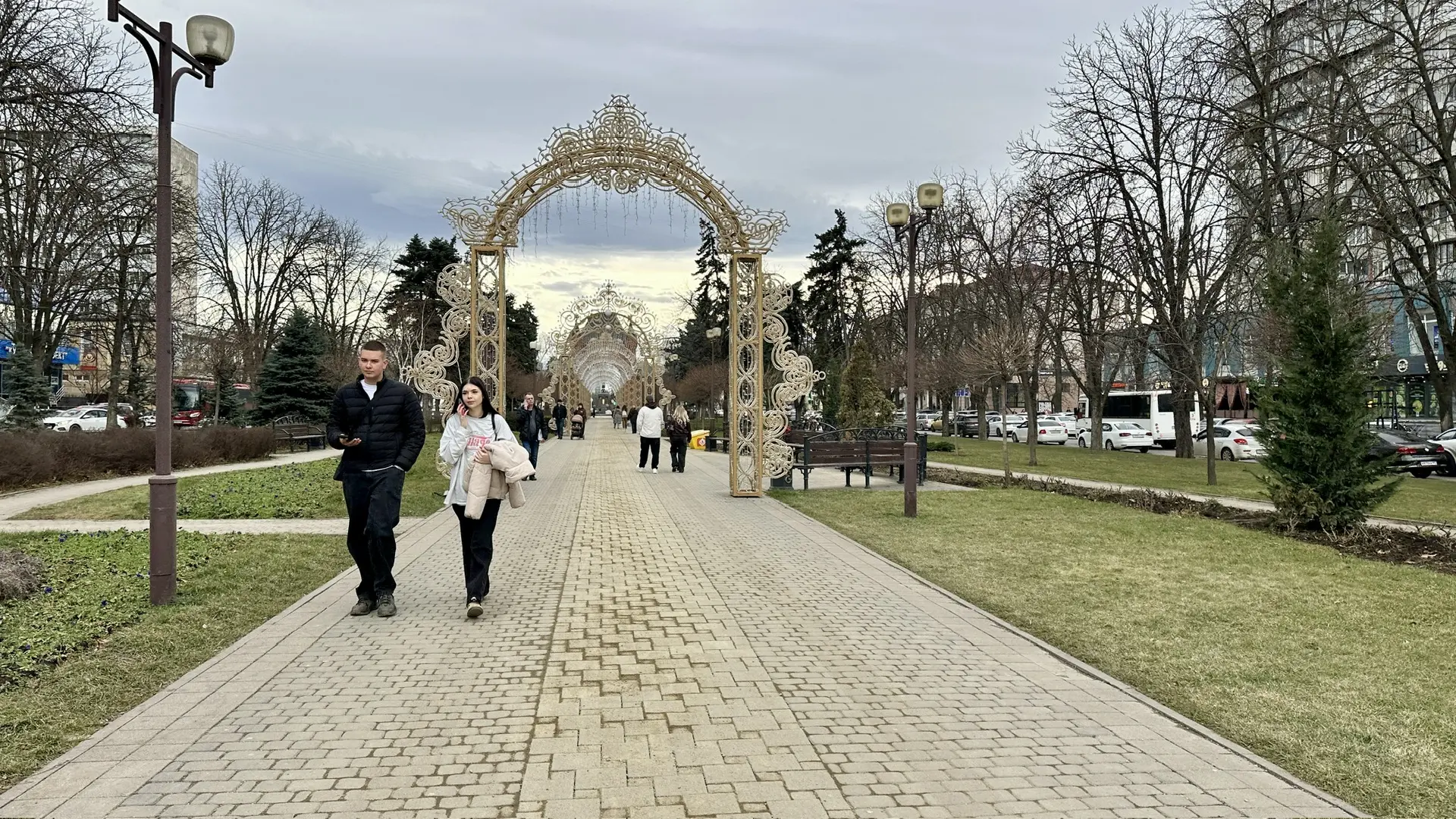 😉Обещали +19, выдали +17, но, мы справимся и с этим испытанием, а выглядят +17 в феврале вот так.   