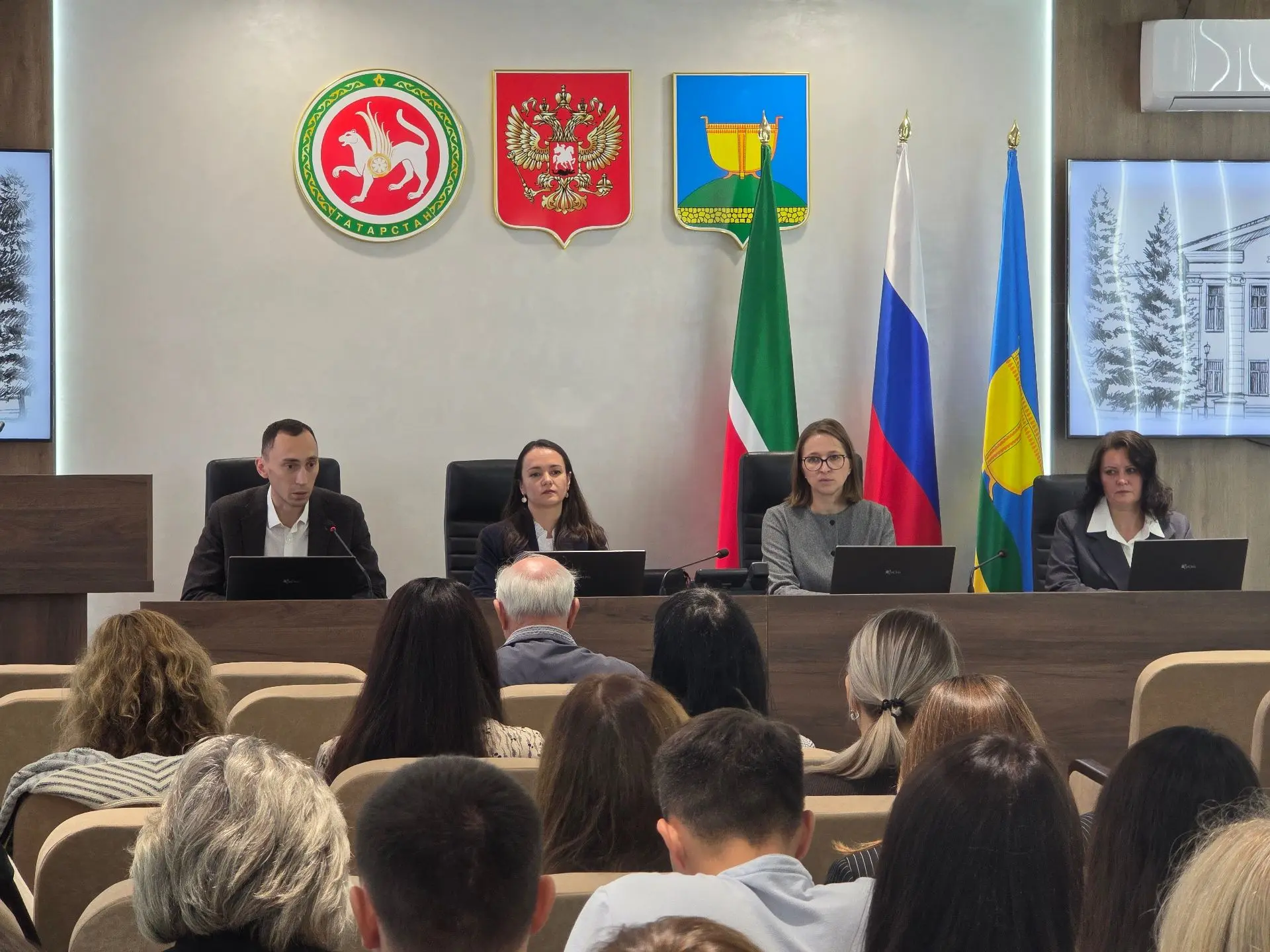 В администрации Высокогорского района сегодня обсудили профилактику производственного т...