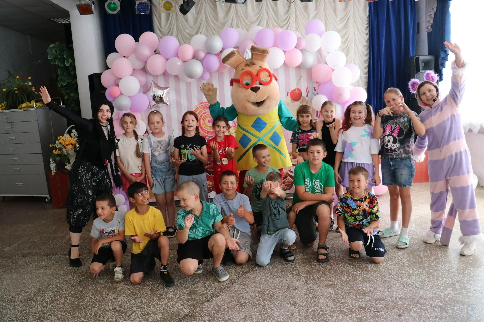 🍭 В стенах районного Дома культуры царило веселье - сегодня здесь собрались дети пришкольного лагер