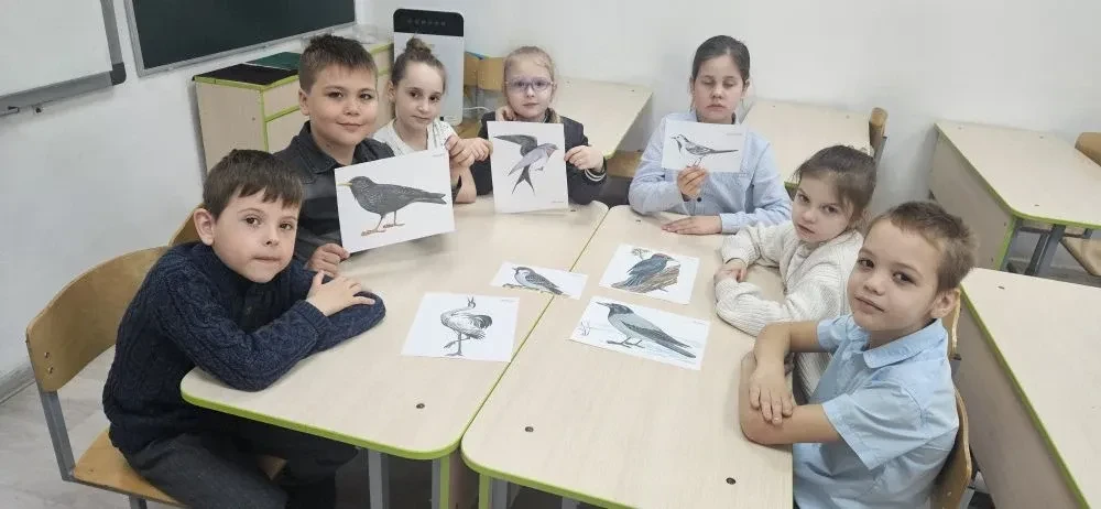 Весенние каникулы начались тепло и радостно: викторины, коллективно-творческие дела. Ребята с интере