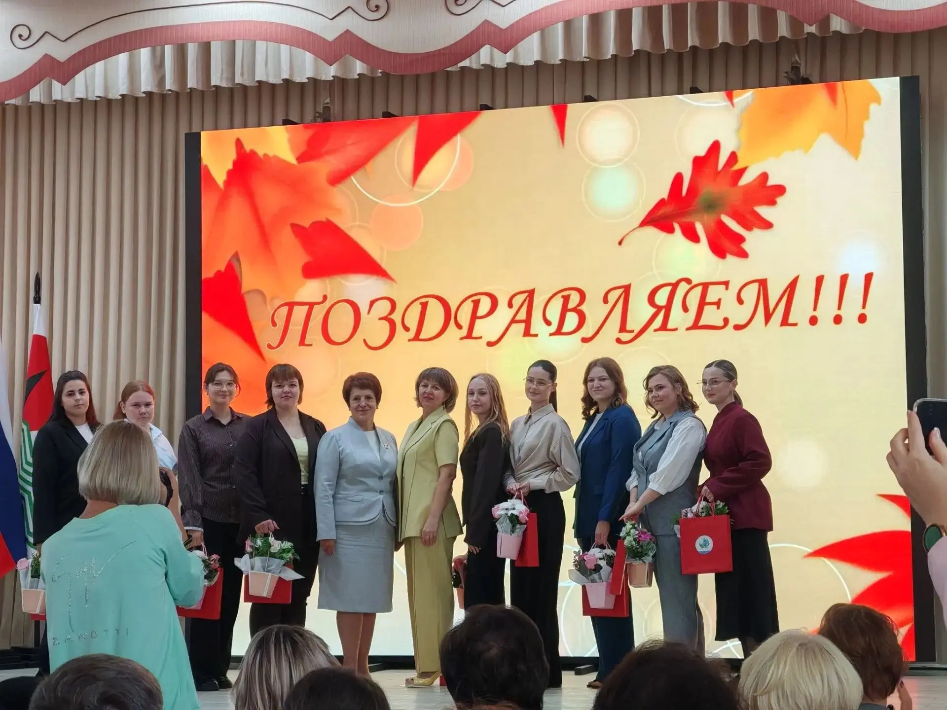 Сегодня состоялся прием главы Нефтеюганского района в честь профессиональных праздников...