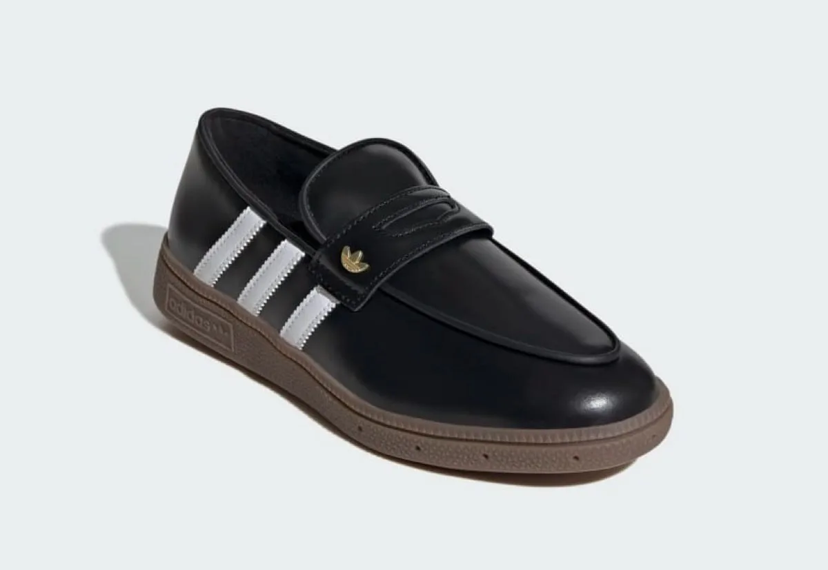 Adidas дропнул пацанские лоферы. Продажи стартуют в конце этой недели в Японии, цена — ...