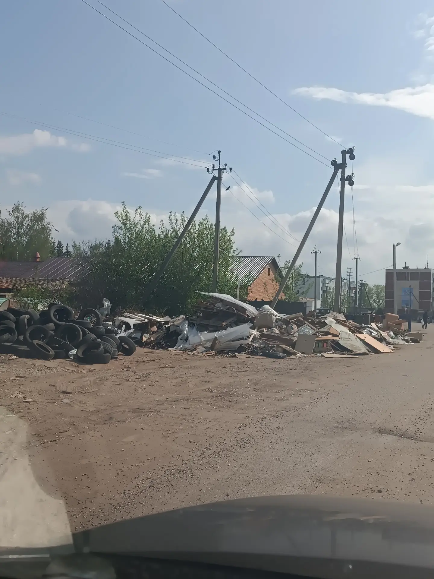 Посёлок Писковичи. За что мы платим рег оператору.?? Эта свалка растет каждый день. Уже 3 недели наб