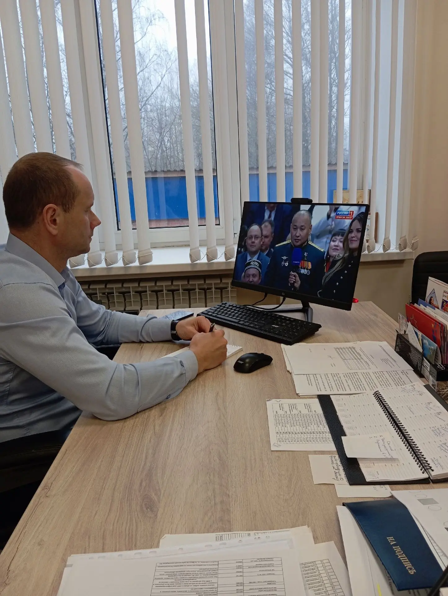 Министр спорта Смоленской области Виктор Кирюшкин вместе с командой министерства внимат...