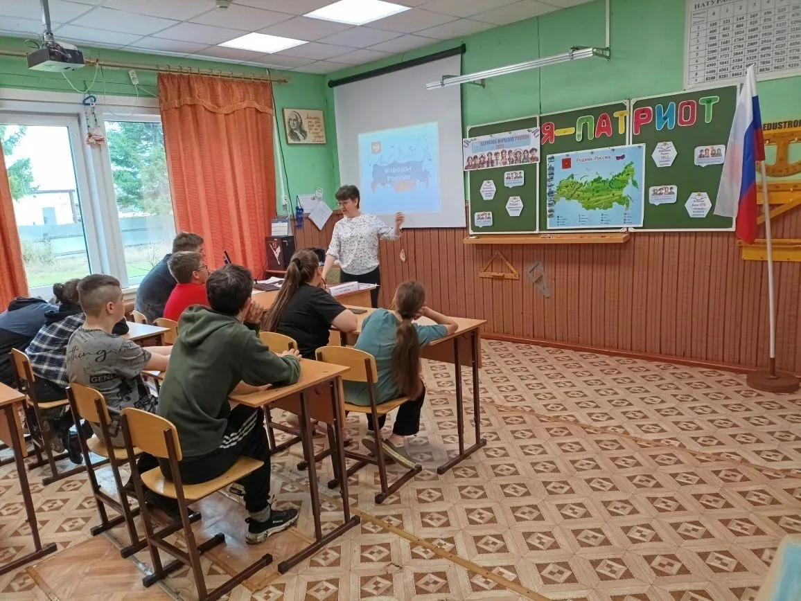 Третий день профильной смены"Я-патриот"прошел под названием "Дружба народов". Россия-это не просто с