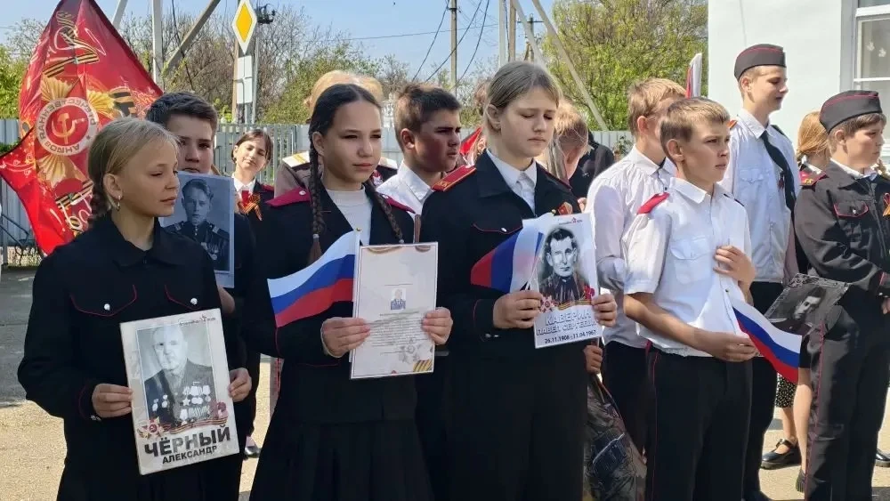 9 Мая — день, когда память становится громче слов. В казачьей школе №34 утро началось н...