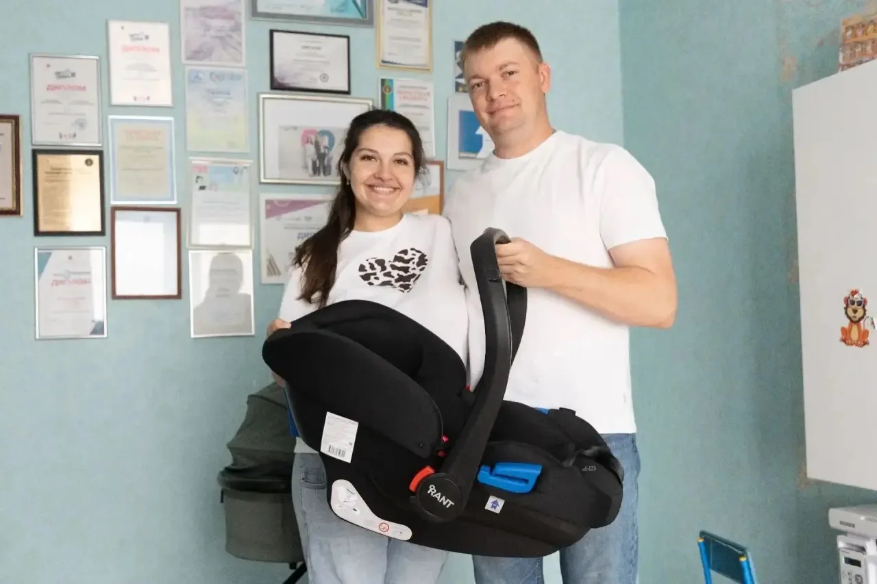 Хорошее подспорье для многодетной семьи: кемеровчане Пашенцевы взяли для своего четвёртого малыша не