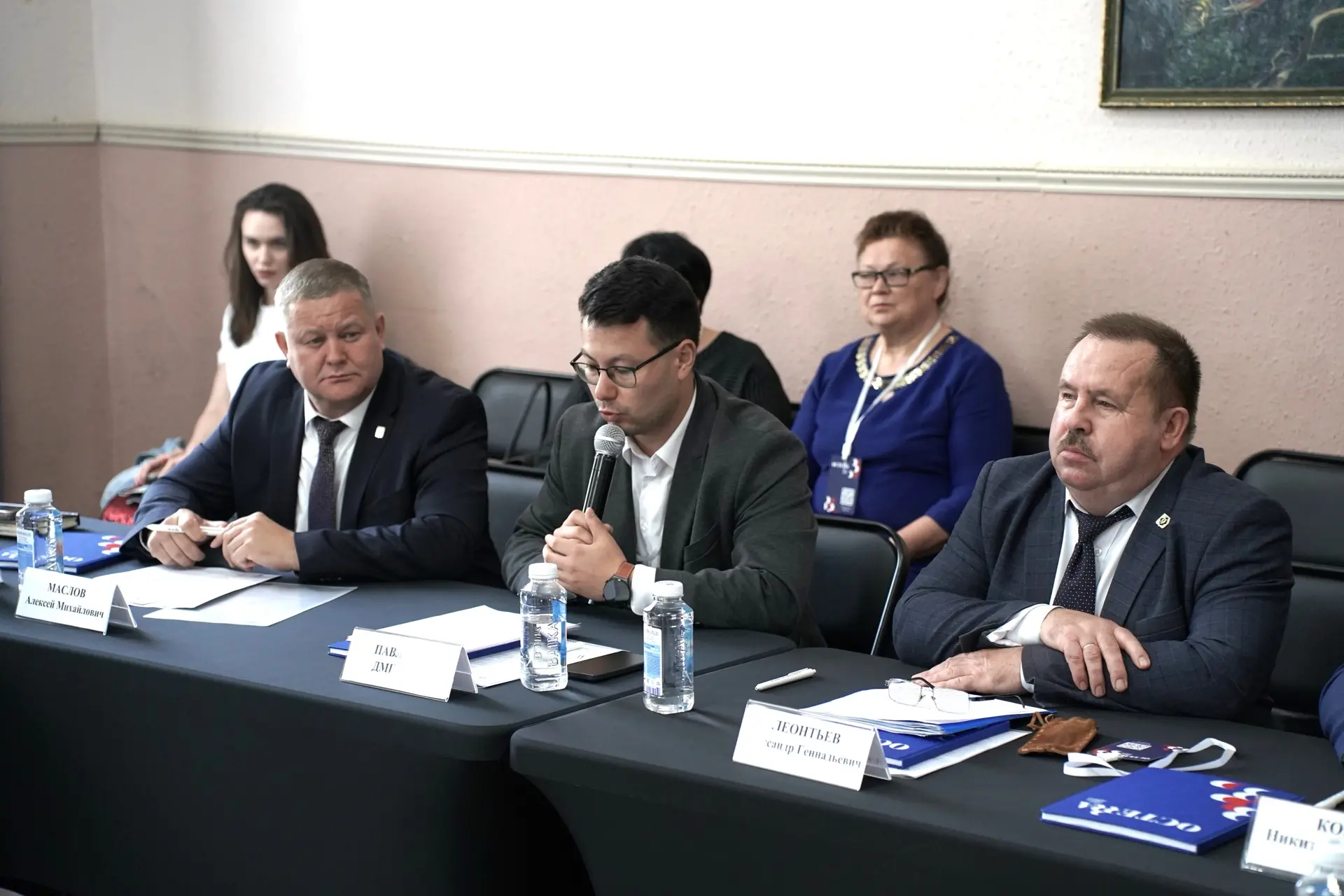Сегодня вместе с министром природных ресурсов Хабаровского края Александром Леонтьевым, открыли  кру