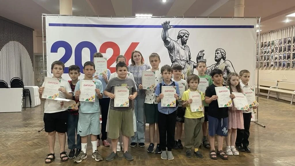 ♟ В РДК подвели итоги турнира «Шахматный май» среди детей  ✅ 23 мая в районном Доме культуры прошел 