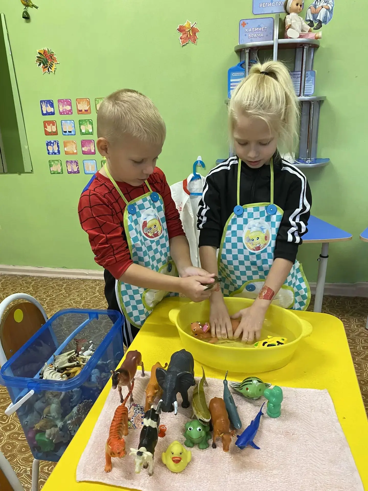 Маленькие помощники с большим сердцем ❤️Сегодня в нашей группе кипела настоящая работа....