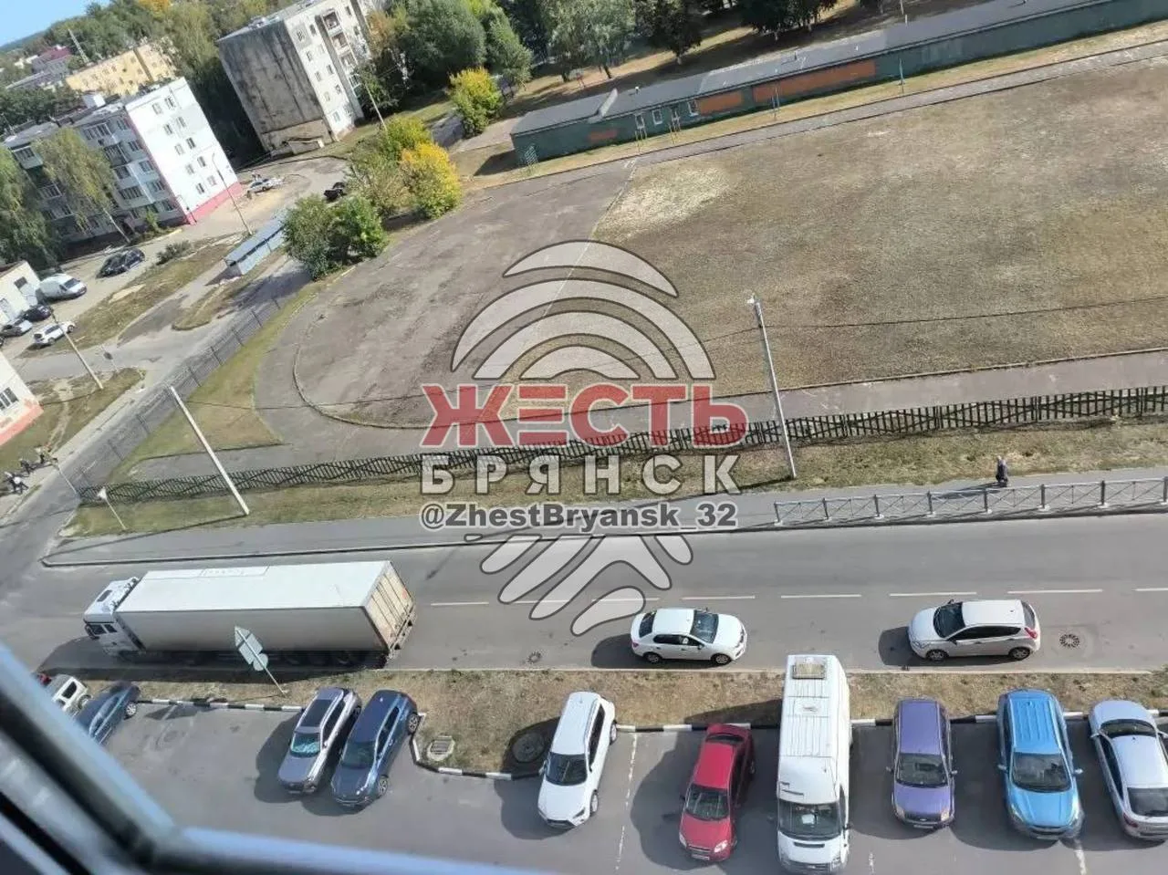 В Брянске водители жалуются на парковку возле школы №58