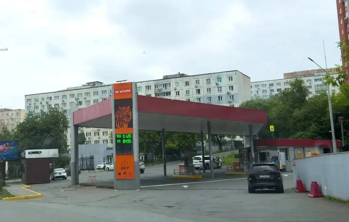 Бензин в канистру? Не всё так просто!

Друзья-автомобилисты, у нас важные новости. Во Владивостоке н