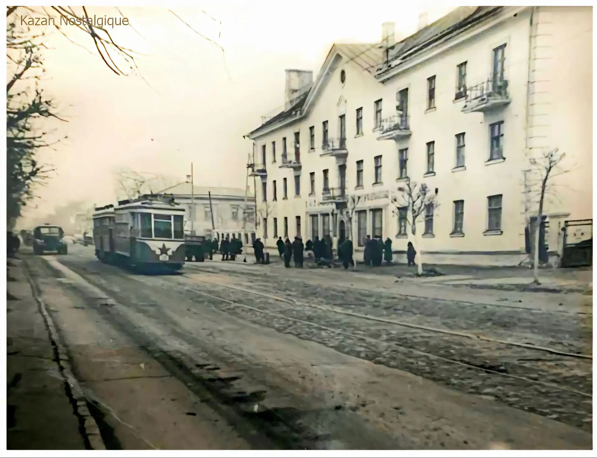 🚃 Ретро - кадры. Историческая Казань, трамвай.

✨ Адмиралтейская слобода, ул.Клары Цеткин.1950-е го