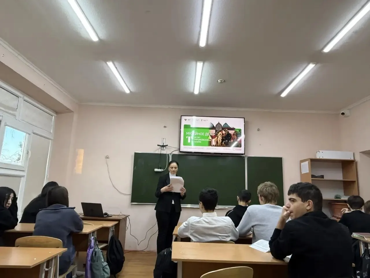 Советником директора Амбарян А.Л. вместе с классными руководителями были проведены очередные уроки «