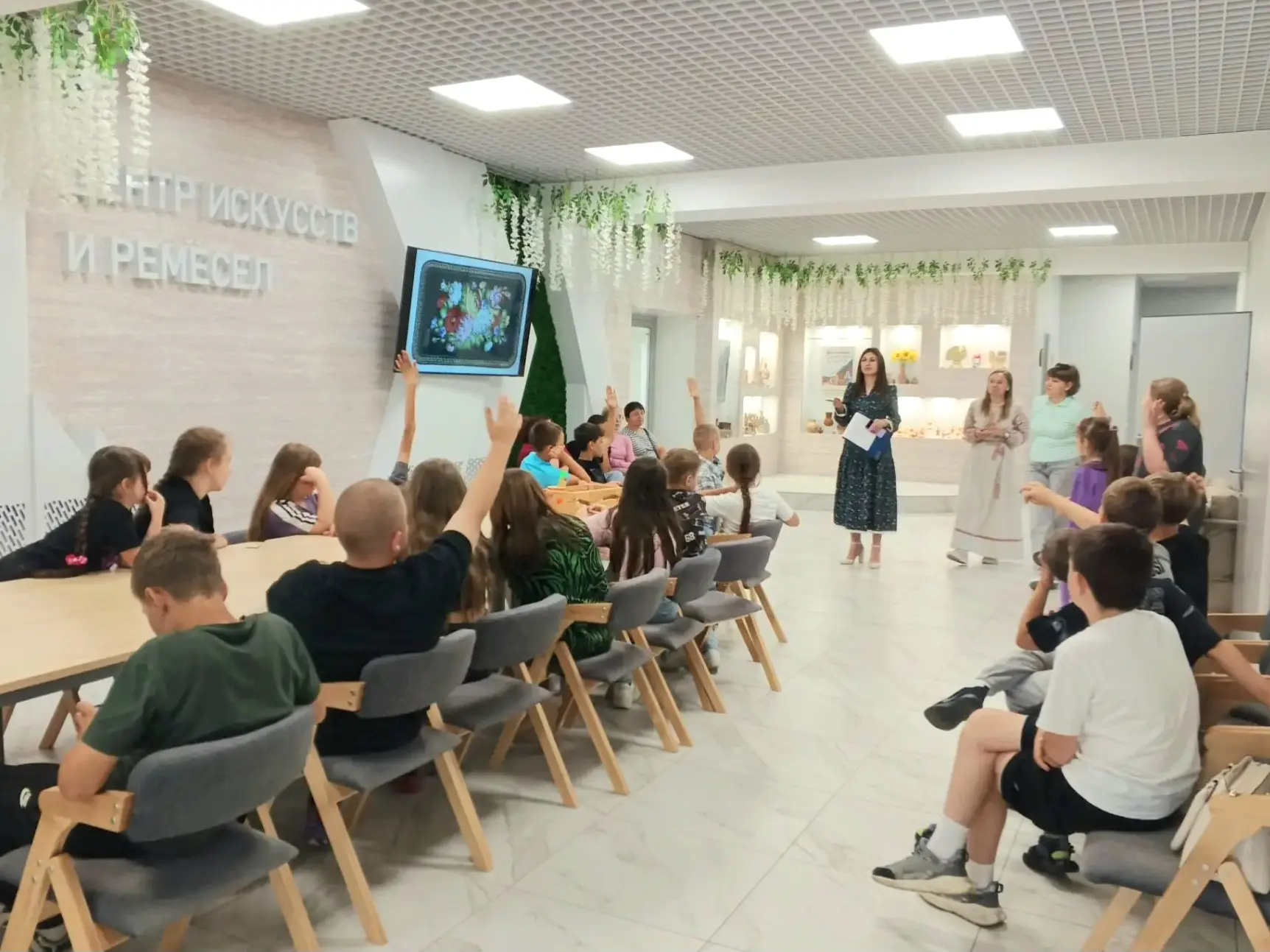 В Центре искусств и ремесел отметили День народных промыслов.

Сегодня для юных жителей нашего округ