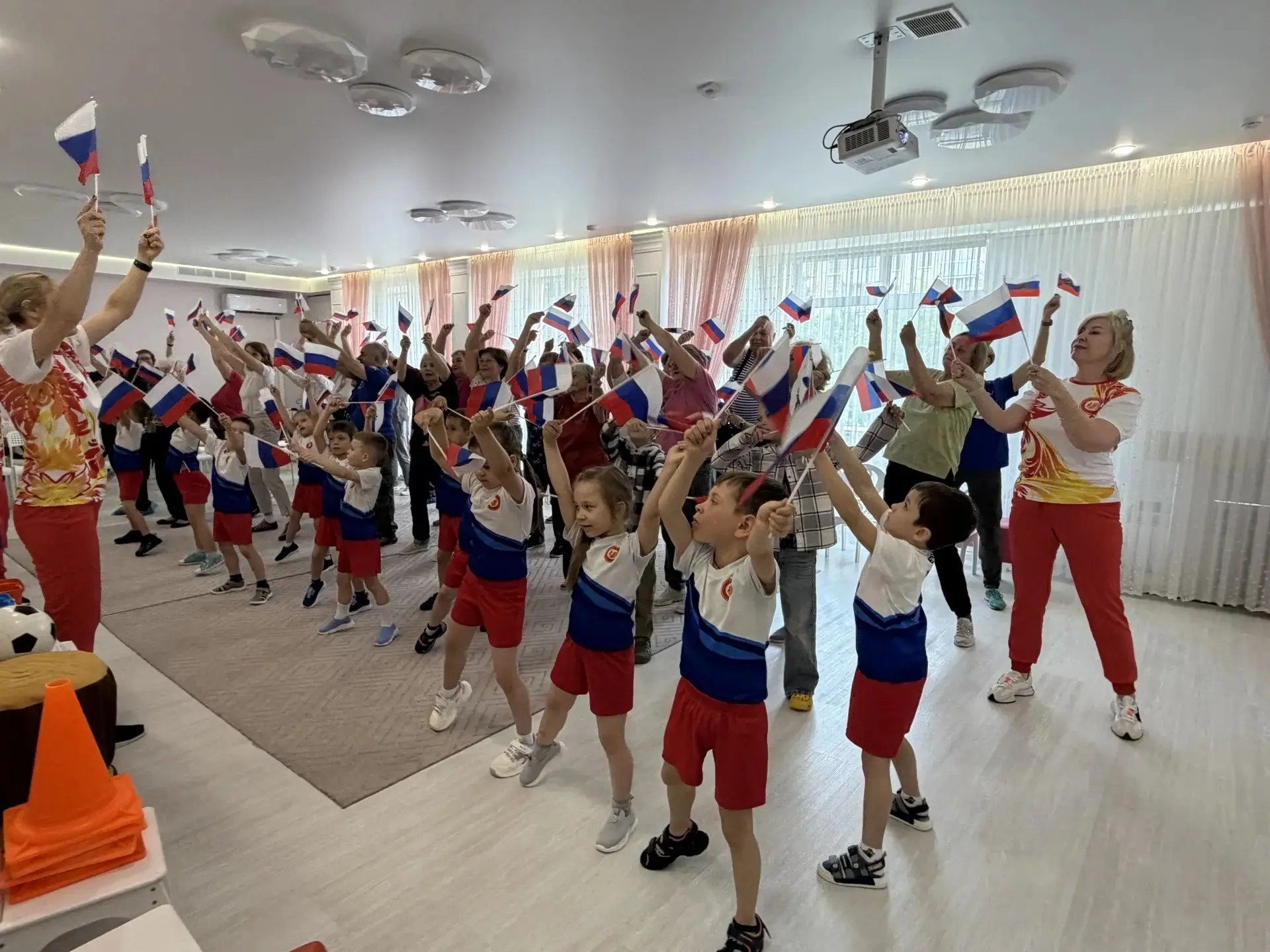 🎉 Спортивный праздник в «Золотом петушке» — радость для всех поколений! 🎉

В преддверии Дня России
