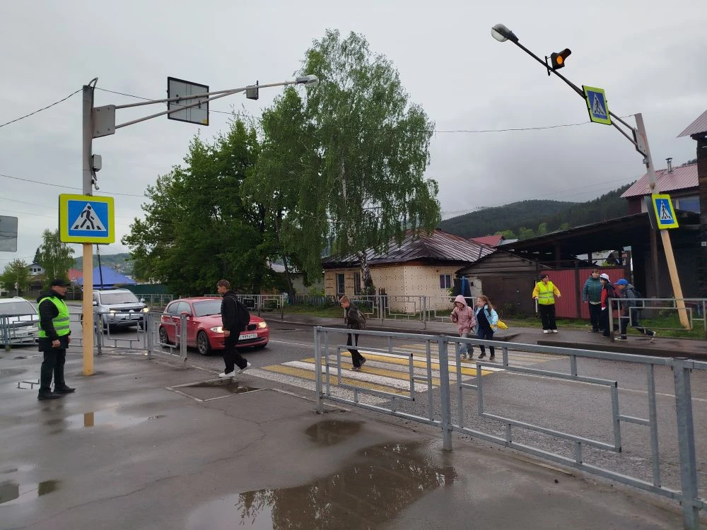 🚸 Завершаем неделю и учебный год с заботой о безопасности!  ⚡На этой неделе и в завершение всего уче