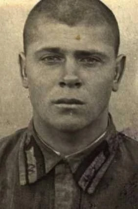 В ноябре 1942 года лётчик Пётр Петрович Рожков в своём первом воздушном бою сбил два не...