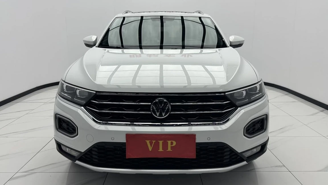 🔥В ПРОДАЖЕ🔥
Volkswagen T-ROC в комплектации 4WD Luxury Smart Connect Edition 2021 года

-  Объём: 