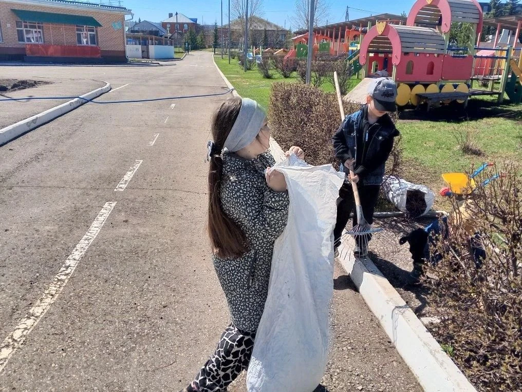 🌿 В рамках экологической недели воспитанники пилотной  группы "Движение первых" дружно...
